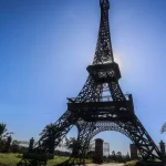 Réplica da Torre Eiffel, em Umuarama, na Região Noroeste do Paraná Imagem: Dirceu Portugal /Fotoarena/Folhapress