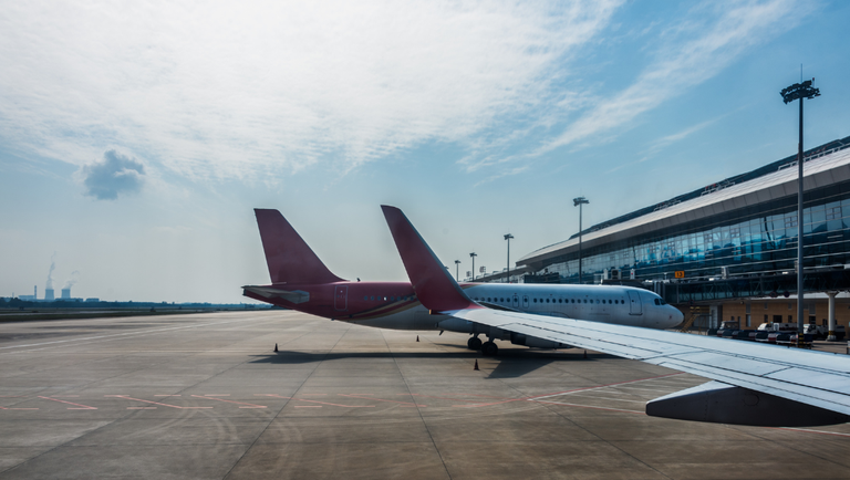 Réplica do primeiro avião que pousou em Foz do Iguaçu (PR) ficará